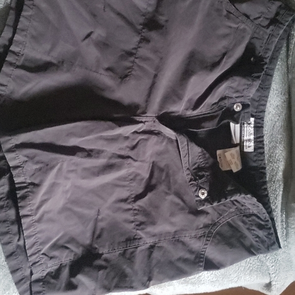 Columbia sports company woman's shorts. - Picture 1 of 2